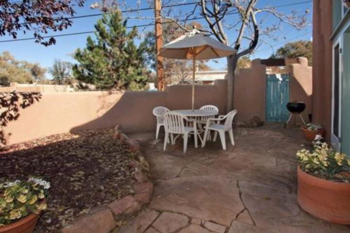 1 Bedroom 10 Min. Walk To Plaza Old Santa Fe Trail - thumb 3