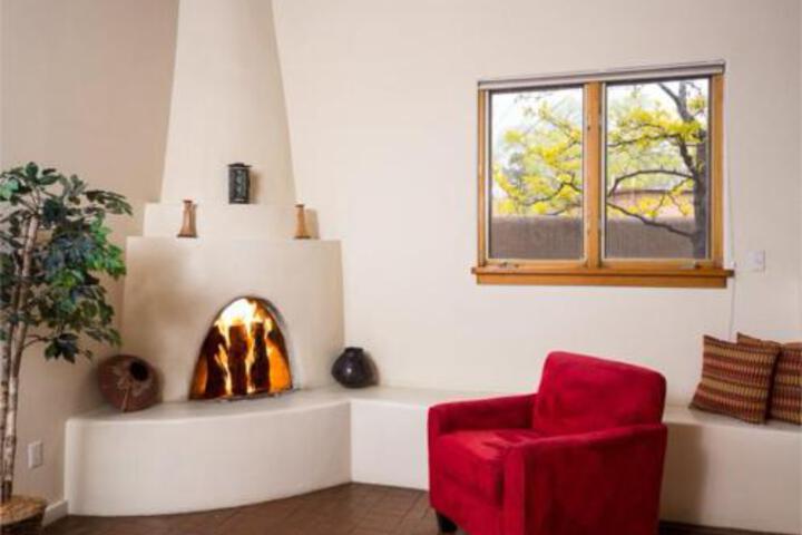 1 Bedroom 10 Min. Walk To Plaza Old Santa Fe Trail - thumb 0