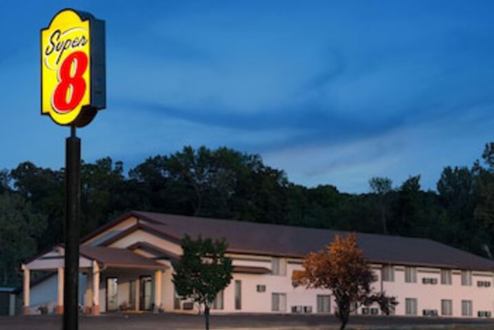Super 8 By Wyndham Algona - thumb 0