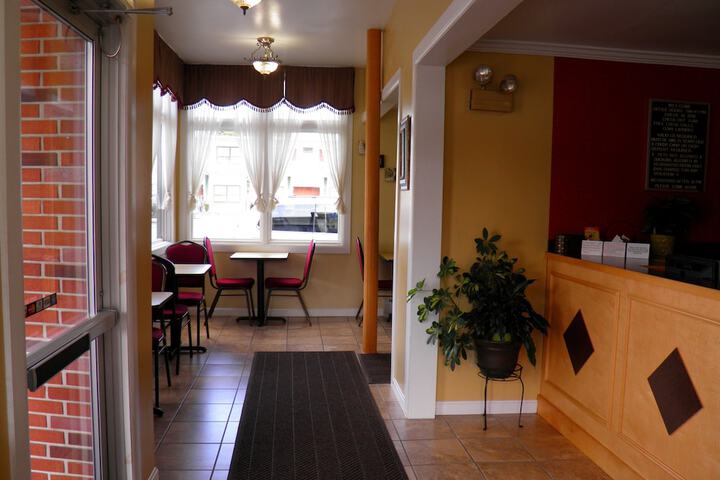 Travelers Inn - thumb 3