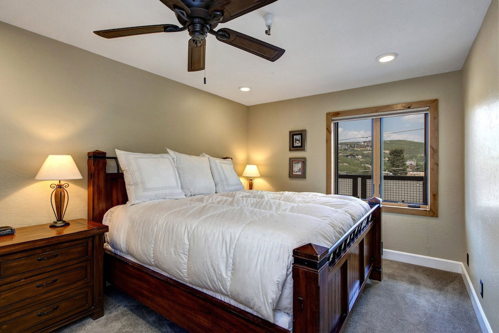 Quitting Time 3 Bedroom Condo By Redawning - thumb 0