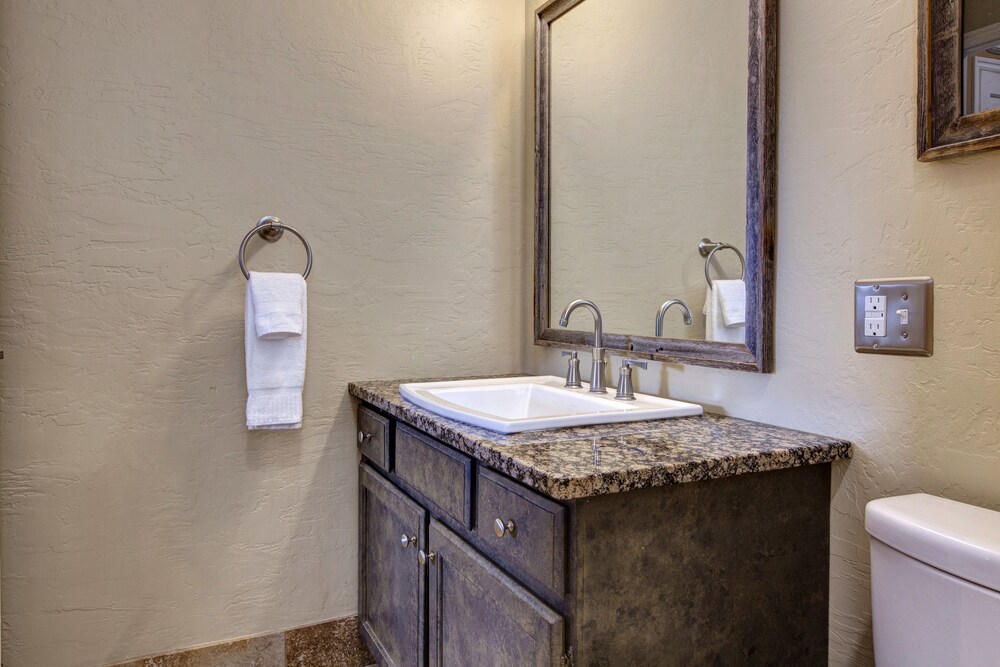 Quitting Time 3 Bedroom Condo By Redawning - thumb 5