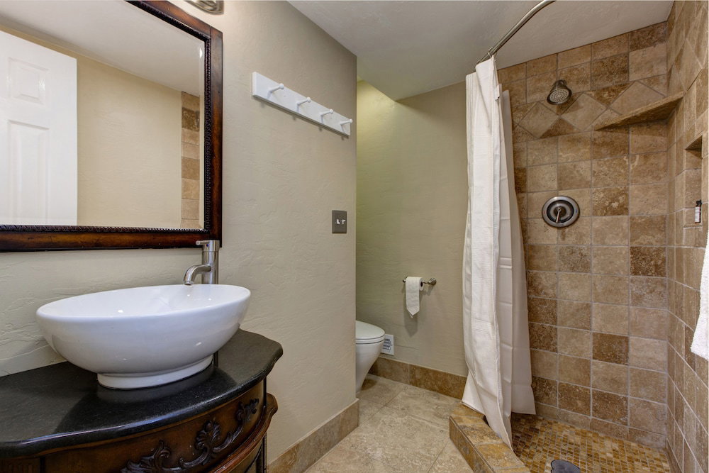 Quitting Time 3 Bedroom Condo By Redawning - thumb 6