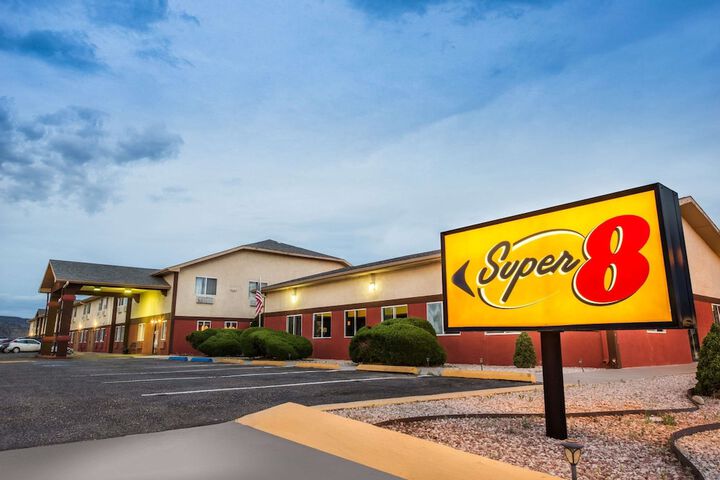 Super 8 By Wyndham Grants - thumb 1