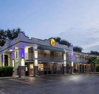 Super 8 by Wyndham Bradenton Sarasota Area - Orlando Tourists