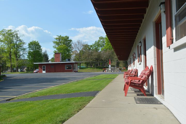 The Village Motel - thumb 3