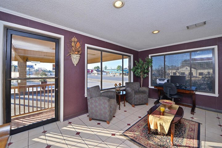 Americas Best Value Inn Center - thumb 4