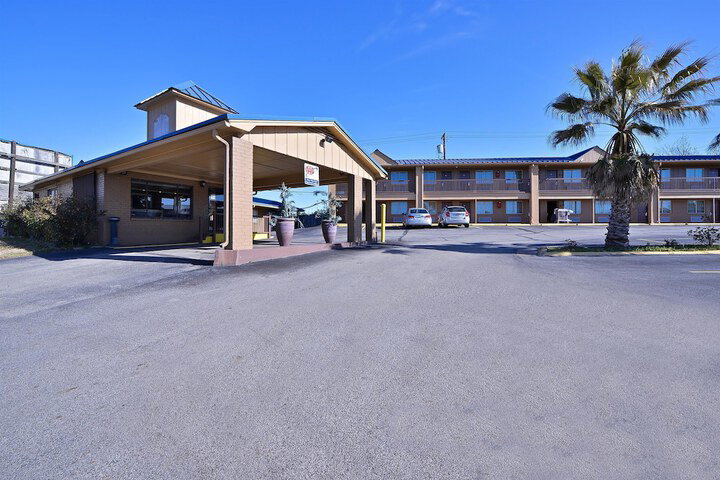 Americas Best Value Inn Center - thumb 2