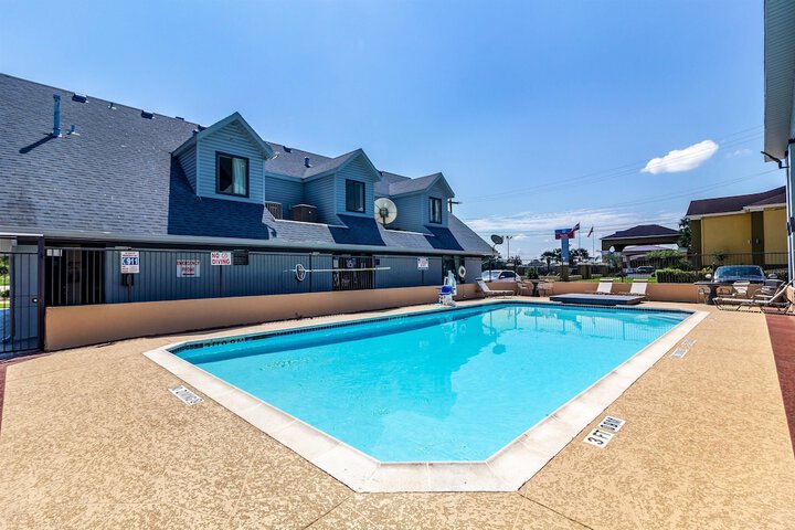 Motel 6 Alvin, TX - thumb 6