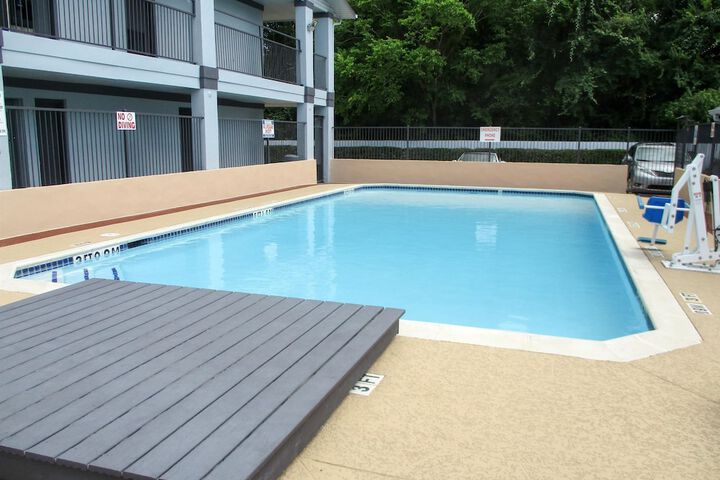 Motel 6 Alvin, TX - thumb 5