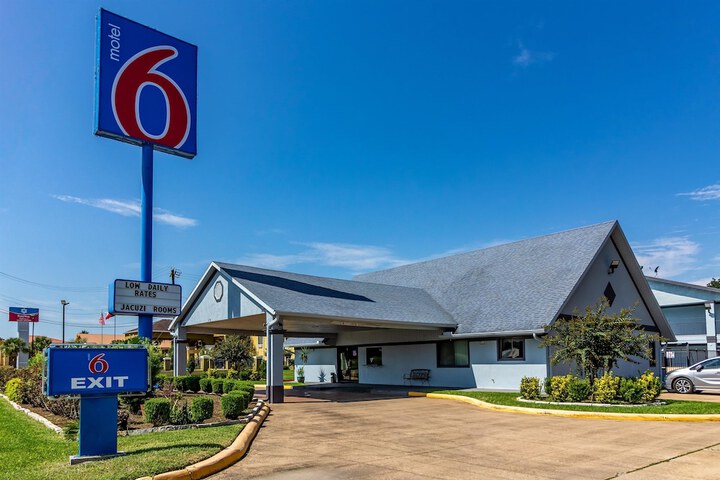 Motel 6 Alvin, TX - thumb 2