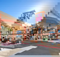 Best Western Plus Lubbock Windsor Inn - Orlando Tourists