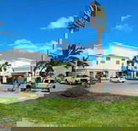 Quality Inn  Suites - Orlando Tourists