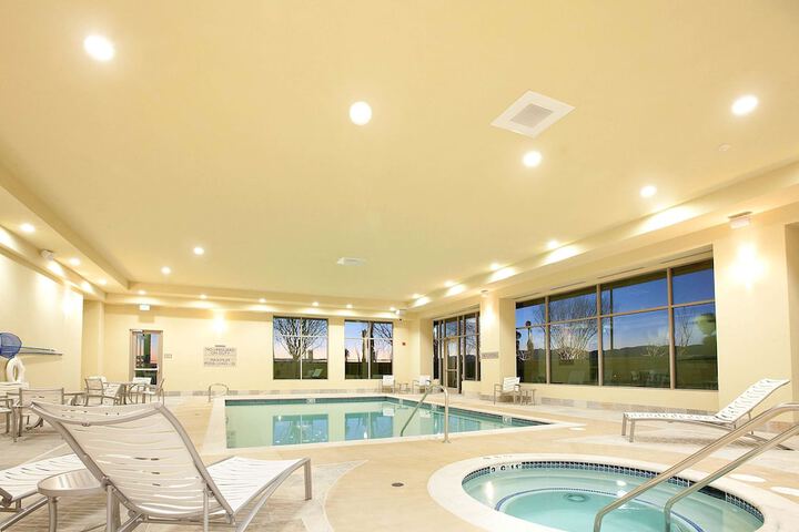 Embassy Suites Palmdale - thumb 4