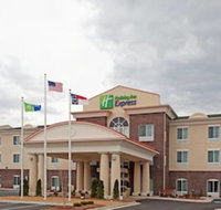 Holiday Inn Express Pembroke an IHG Hotel - Orlando Tourists
