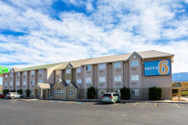 Motel 6 Bernalillo, NM - thumb 0