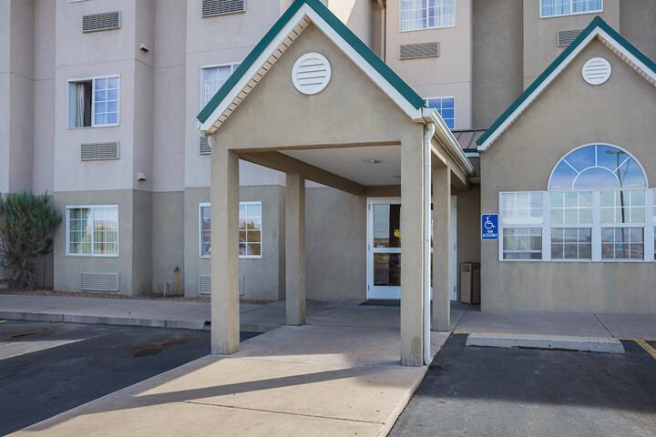 Motel 6 Bernalillo, NM - thumb 1