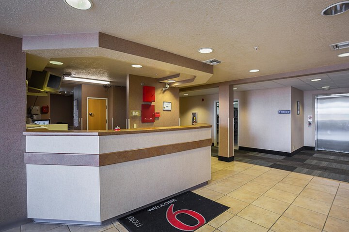 Motel 6 Bernalillo, NM - thumb 6