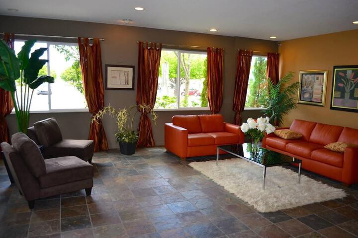 Court Plaza Inn & Suites - thumb 4