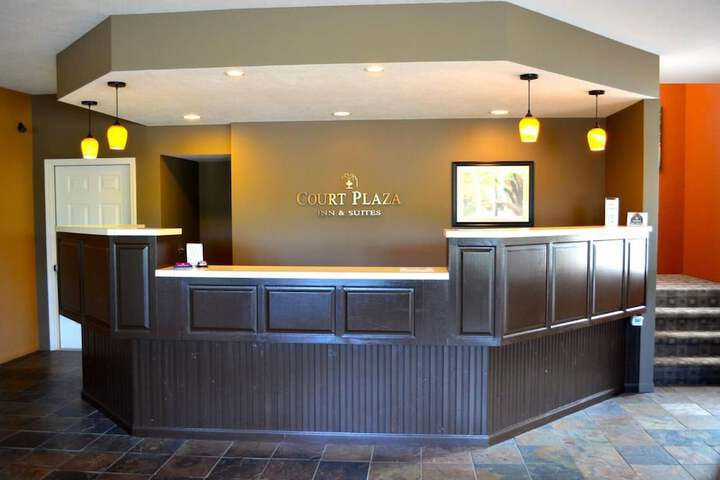 Court Plaza Inn & Suites - thumb 7
