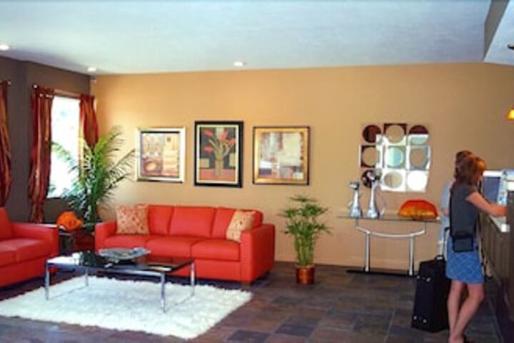 Court Plaza Inn & Suites - thumb 5