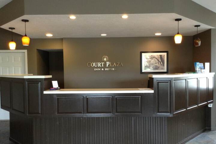 Court Plaza Inn & Suites - thumb 3