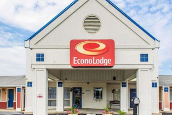 Econo Lodge Mechanicsburg - thumb 0