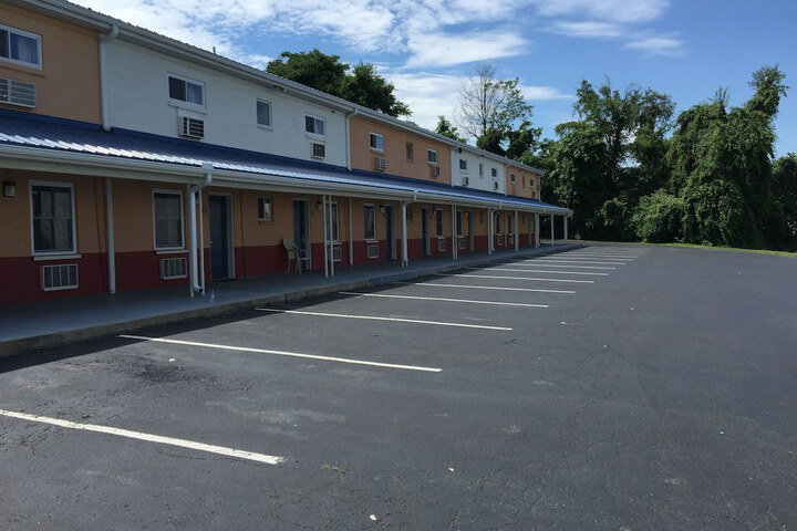 Econo Lodge Mechanicsburg - thumb 2