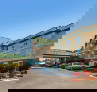 Comfort Inn  Suites Fayetteville - University Area - Orlando Tourists