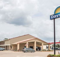 Days Inn by Wyndham Bastrop - Orlando Tourists