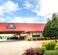 Days Inn by Wyndham Batesville - Orlando Tourists