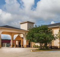 Days Inn  Suites by Wyndham New Iberia - Orlando Tourists
