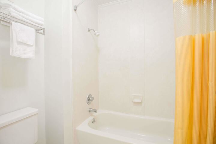 Days Inn By Wyndham Milledgeville - thumb 5