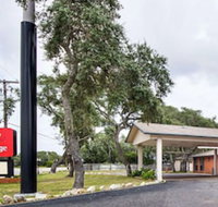 Econo Lodge Inn  Suites Fulton Rockport - Orlando Tourists