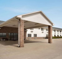 Super 8 by Wyndham Bethany MO - Orlando Tourists