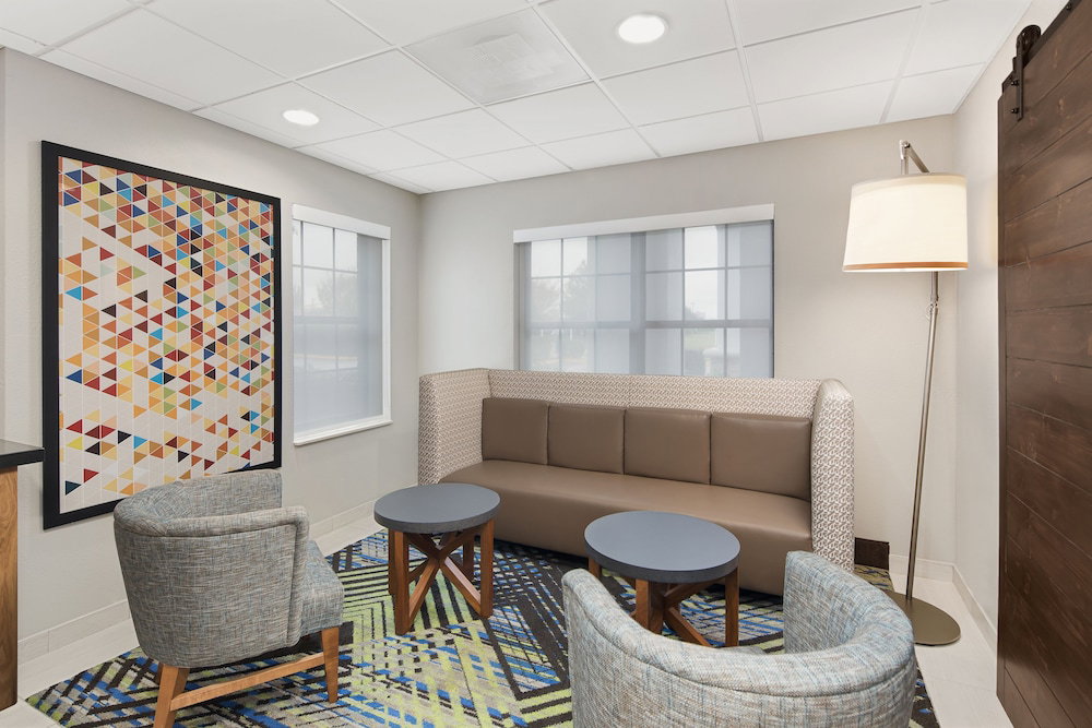Holiday Inn Express & Suites Byron, An IHG Hotel - thumb 6