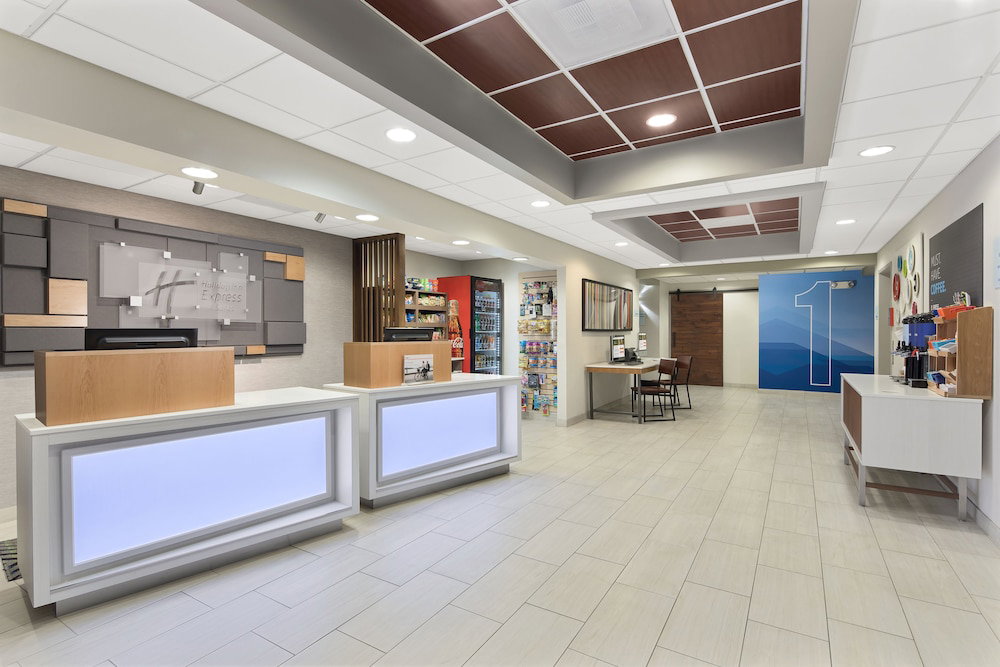 Holiday Inn Express & Suites Byron, An IHG Hotel - thumb 5