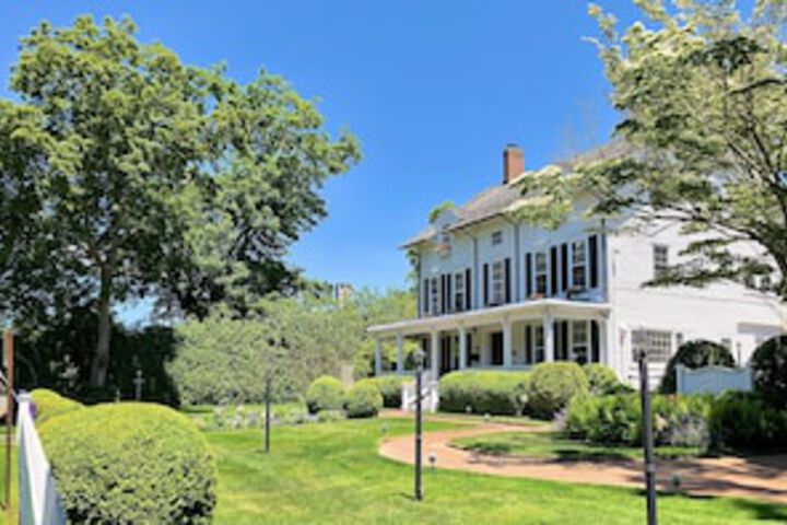 The Hedges Inn - thumb 0