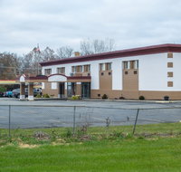 Red Roof Inn  Suites Piqua - I-75 - Orlando Tourists
