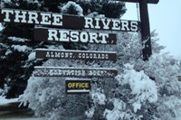 Almont Co Orlando Tourists