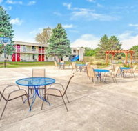Travelodge by Wyndham Adrian - Orlando Tourists