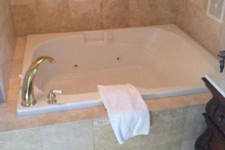 Toad Hall Manor Bed & Breakfast - thumb 5