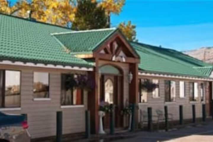 Dancing Bears Inn - thumb 0