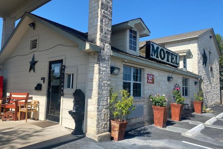 Cedar Creek Inn - thumb 4