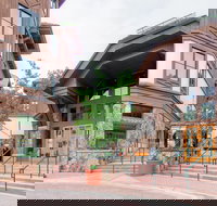 Villa Montane by East West Hospitality - Orlando Tourists