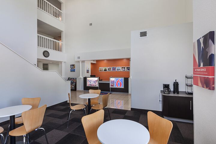 Motel 6 Bedford, TX - Fort Worth - thumb 4