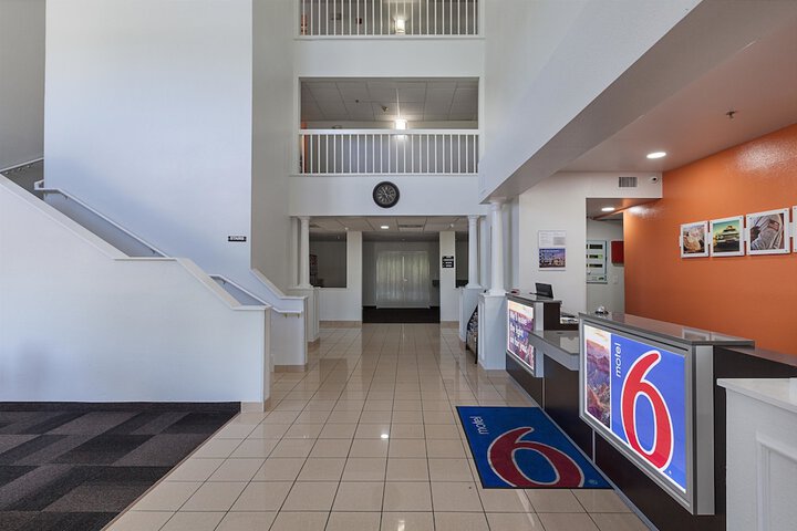 Motel 6 Bedford, TX - Fort Worth - thumb 5