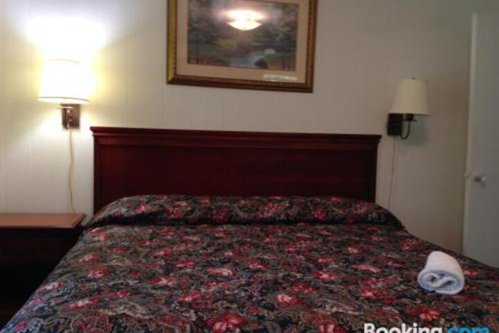 Lakeside Inn - thumb 3