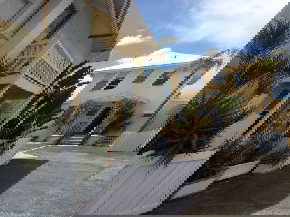 Sun N Fun Beachfront Vacation Rentals - thumb 4