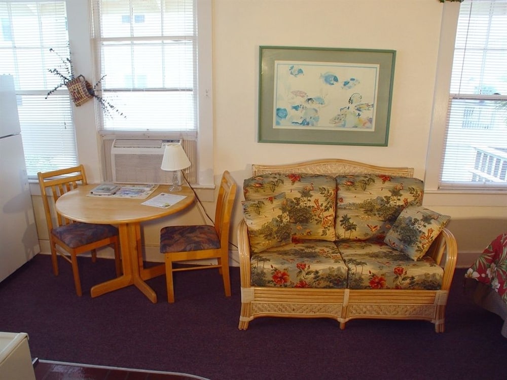 Sun N Fun Beachfront Vacation Rentals - thumb 6